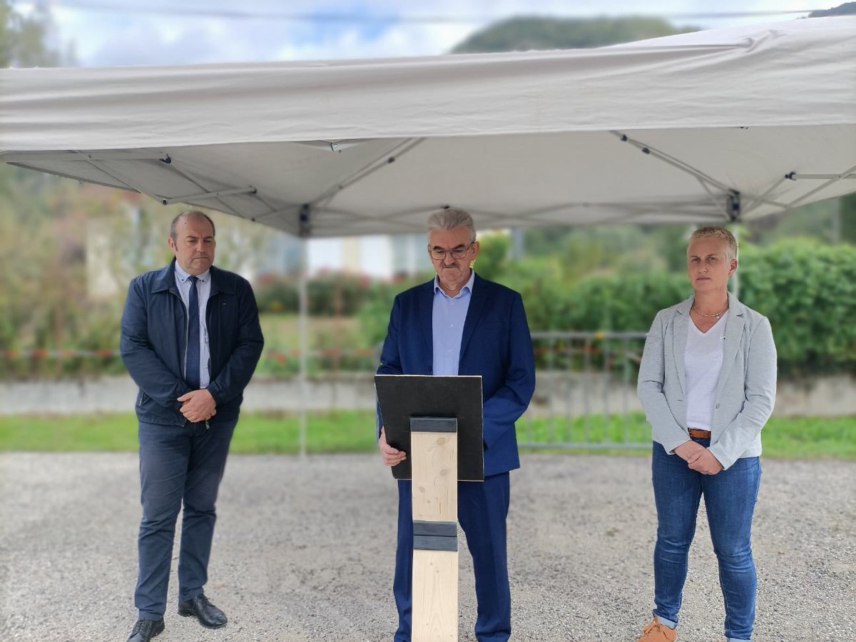 Ce mercredi 29 septembre a lieu l’inauguration de la desserte en #fibreoptique sur la commune de Groslée-Saint-Benoit✨
RDV le 15 décembre pour la mise en service du réseau et le 22 novembre pour la réunion publique d'information de la population !
<a href="/StefanyDouillet/">Stéfany Douillet</a>