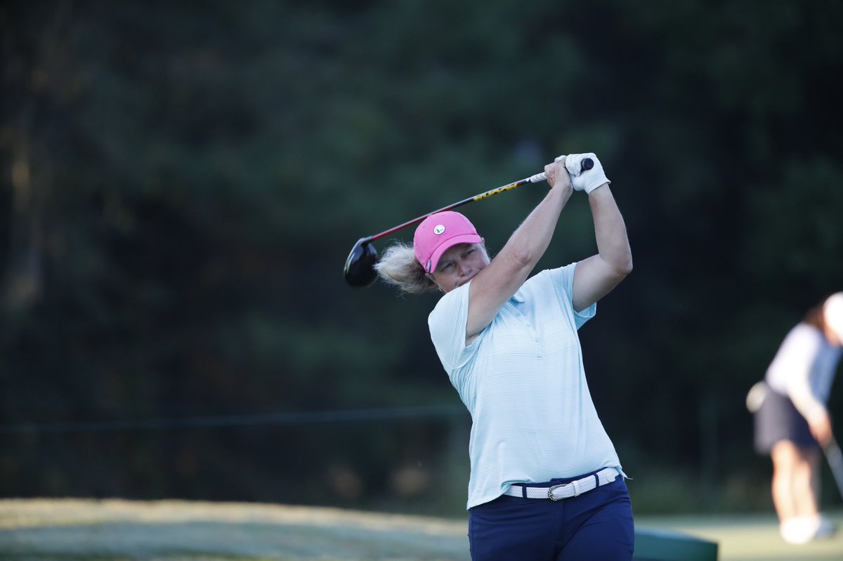Dawn Woodard is heading to the U.S. Women’s Mid-Amateur Quarterfinals! The 2️⃣ time Carolinas Women’s Match Play Champion from Greenville, S.C. is facing off against Aliea Clark now, so keep up with her match here ➡️ buff.ly/3CLgGC6
