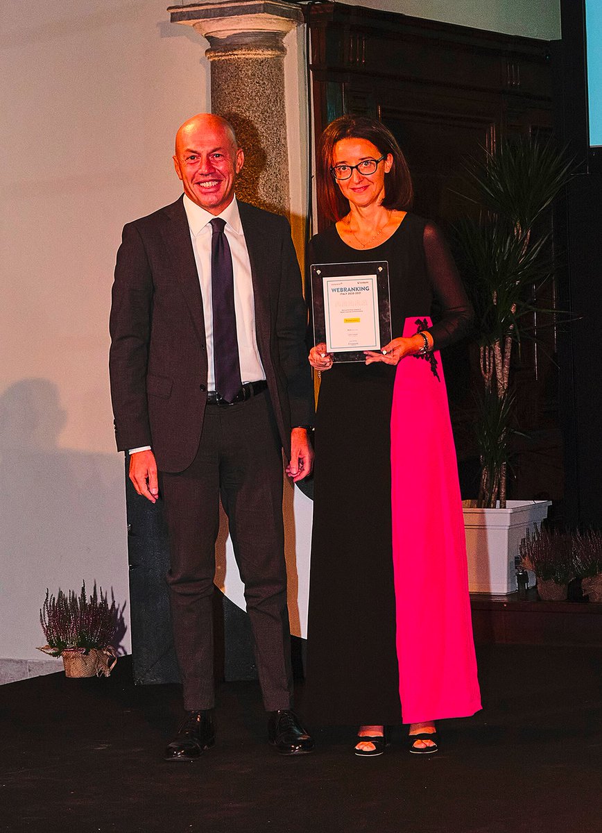 PosteItaliane's tweet photo. Premiazione #Webranking by Comprend" 2020-2021, ricerca realizzata con #Lundquist, su qualità e trasparenza della comunicazione digital delle aziende italiane. A #Poste 5 stars “Best performing company in digital corporate communications”  e “Premio Speciale Innovazione 2020”. https://t.co/h0wQg6zkc7