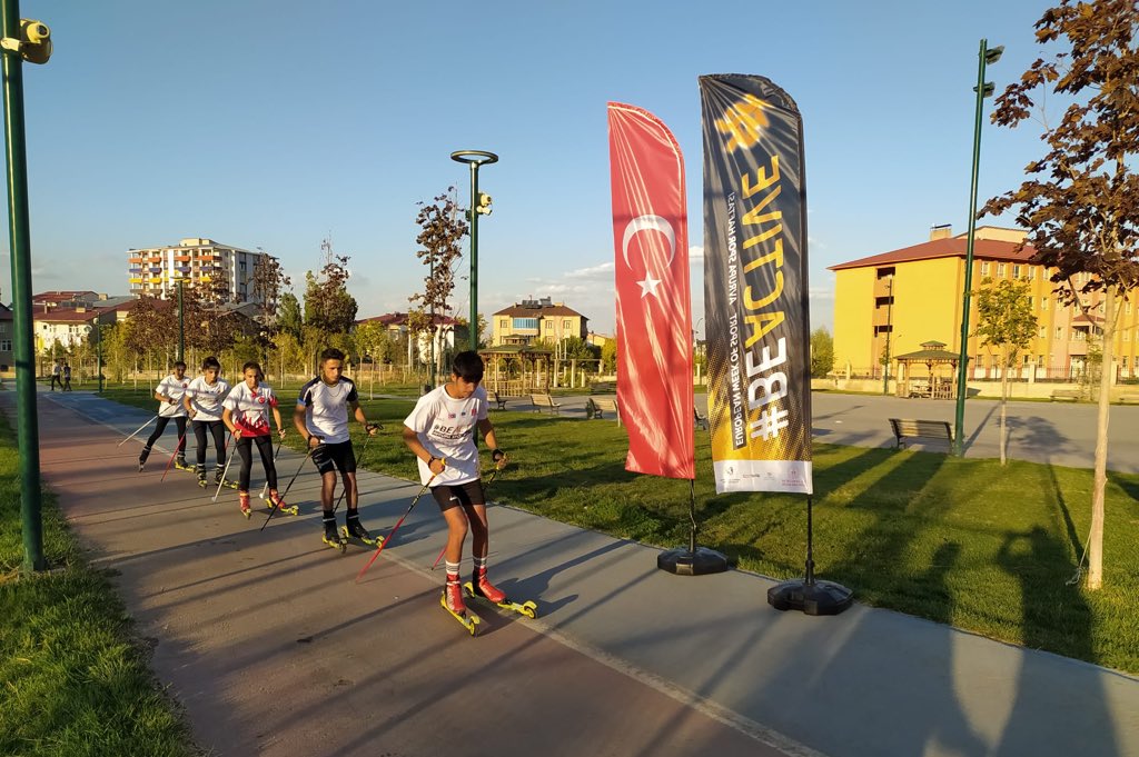 GSB_Mus's tweet photo. #AvrupaSporHaftası kapsamında #TekerlekliKayak etkinliklerimiz devam ediyor. 🎿

#BuHaftaÇokHareketliyiz 
#BeActive  #EuropeanWeekOfSport
#ABBaskanligi #ulusalajans #NationalWellnessDay 

@kasapoglu
@gencliksporbak
@hisfed
@EuropeanYouthEU
@EUDelegationTur
@ABBaskanligi https://t.co/weBN2yuir8