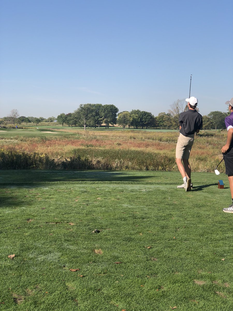EGGolf_Boys's tweet photo. C. Moellenkamp and N. Lamberg with a par on #10!! #ihsaregional #OneEG #EGpride https://t.co/XHQVgDi4hL