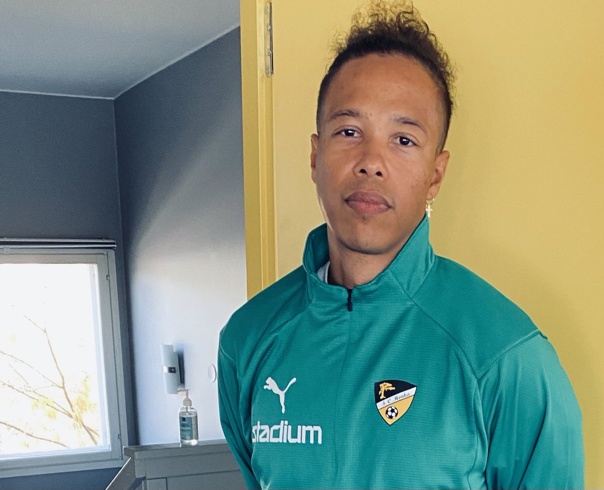 HonkaRy's tweet photo. Antoni Dagaa aloittaa FC Hongan tyttöjen talenttivalmentajana tulevan kauden alussa. 

- Talenttivalmentajana pääsen auttamaan yksilöitä ja viemään heitä eteenpäin. Itsellenikin tämä on hyvä paikka kehittyä.

Tervetuloa Honkaan, Toni 💛. 

https://t.co/4uF4oZ0It1 https://t.co/6x8XTNDW7U