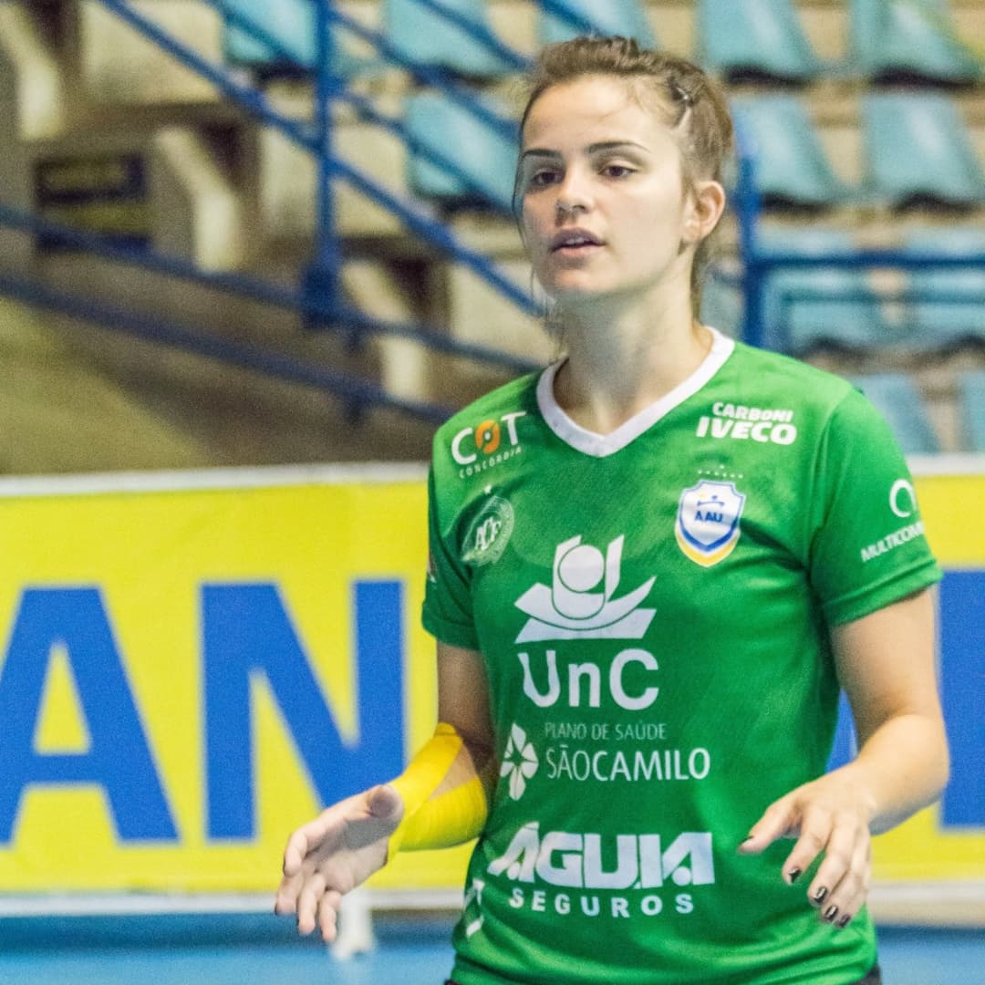 HandConcas's tweet photo. OLHA ELAAASS!

Fim de semana será de reestréia com a camisa 💙💛 da AAU para dois nomes que tem uma trajetória de conquistas sob o comando do técnico Alexandre Schneider.

Isabella Ansolin e Sabrina Fiore se reintegram ao grupo e enfrentarão Maringá e Blumenau. https://t.co/gcIcNMAUFg