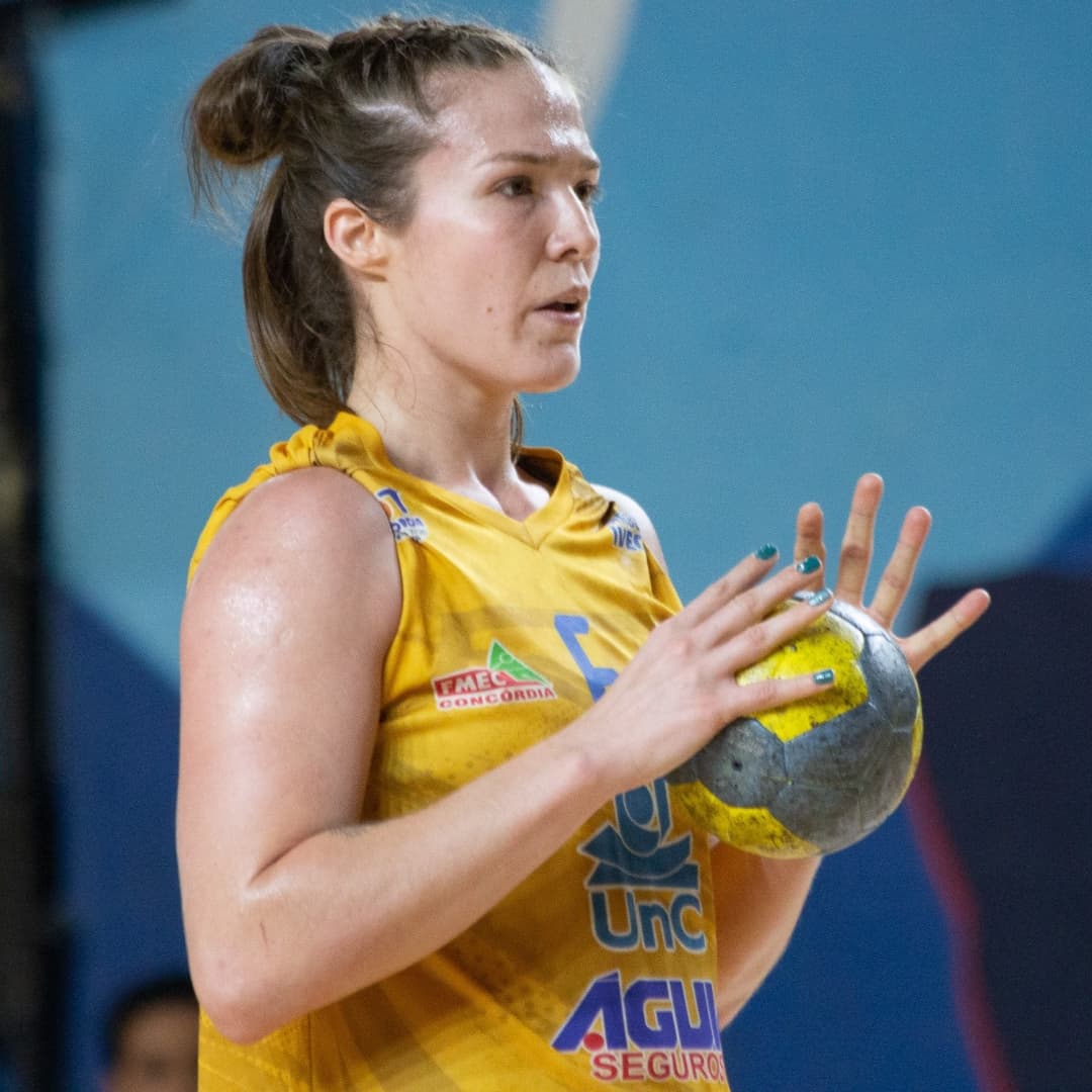 HandConcas's tweet photo. OLHA ELAAASS!

Fim de semana será de reestréia com a camisa 💙💛 da AAU para dois nomes que tem uma trajetória de conquistas sob o comando do técnico Alexandre Schneider.

Isabella Ansolin e Sabrina Fiore se reintegram ao grupo e enfrentarão Maringá e Blumenau. https://t.co/gcIcNMAUFg