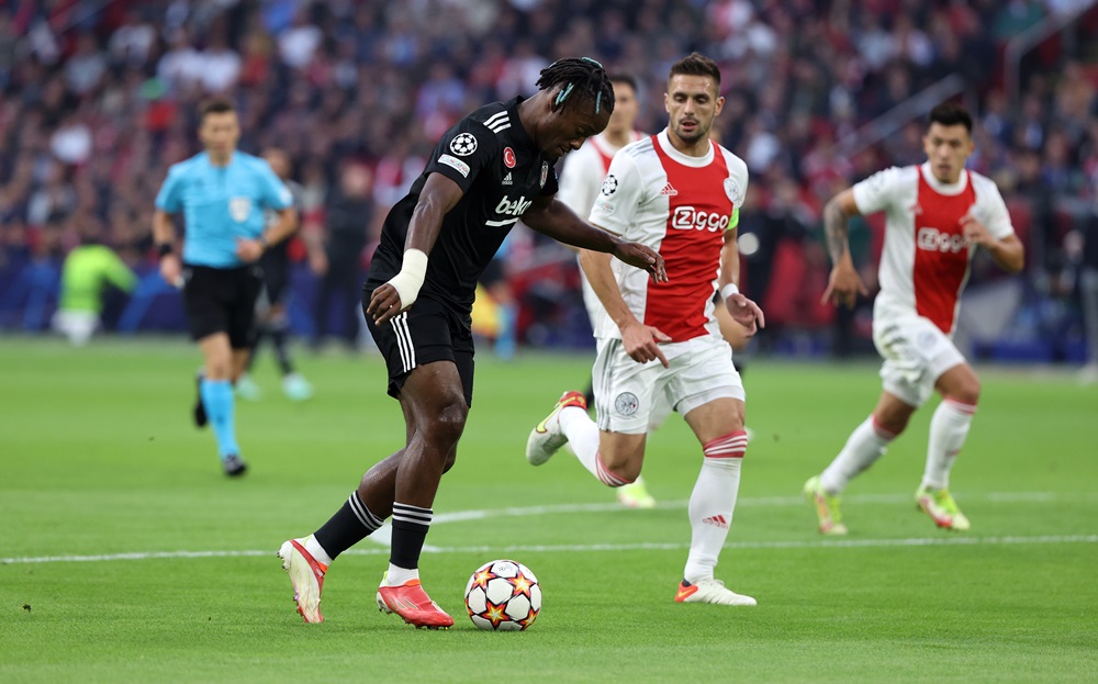 futbolarena's tweet photo. 🗣️ Michy Batshuayi: "Dün bu takımla yaptıklarımızdan gurur duyuyorum. Çalışmaya, gelişmeye ve inanmaya devam ediyoruz. Haydi Beşiktaş!" https://t.co/csaXLYjq4e