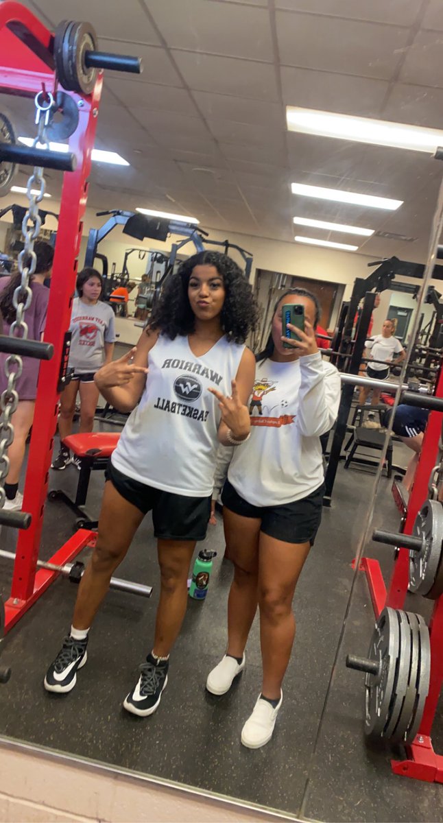 jaydn57568499's tweet photo. @VictoriaISD #BOB21 #VWHS https://t.co/PMeC213Kp8
