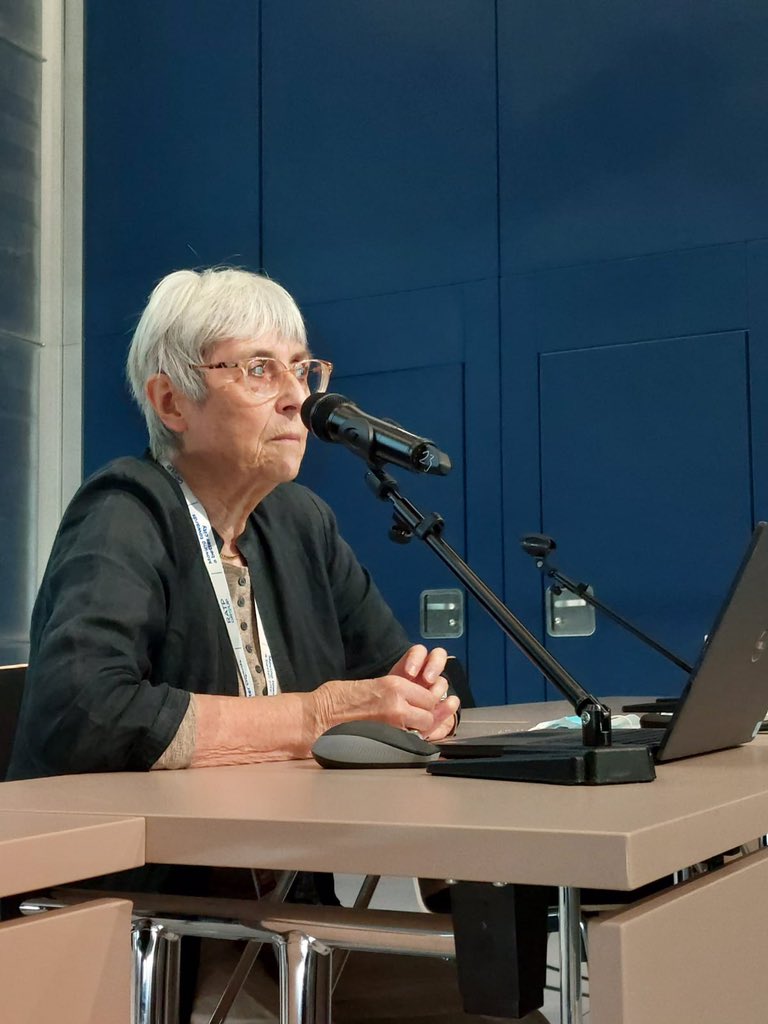 ReseauVM's tweet photo. Masterclass d’Anne Faure, présidente de @ruedelavenir, consacrée à la complémentarité entre marche et vélo 🚶🚲
Accessibilité, confort, sécurité : des thématiques à défendre qui unissent piétons et cyclistes ! #levéloevidemment https://t.co/Z1lZrwZuA3