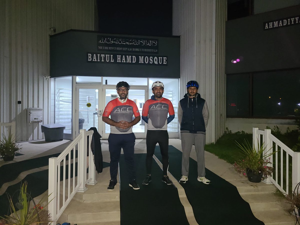 Our Muslim Youth biked all the way from Vaughan to Baitul Hamd Mosque, Mississauga, ON as part of nationwide cycling challenge.

#cycling