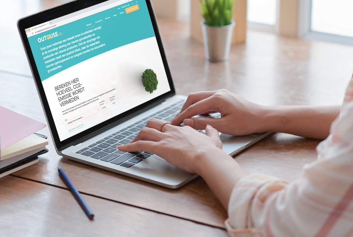 mediasoft's tweet photo. Toen we de nieuwe website ontwikkelden voor @OutOfUsenv, kwam de vraag om een CO2-calculator te integreren. En voilà, bedrijven kunnen nu snel en gemakkelijk hun CO2-besparing berekenen! 🌳De calculator staat trouwens in de kijker in Made in Limburg: https://t.co/0rNWxHLhvB https://t.co/slue2Ej19D