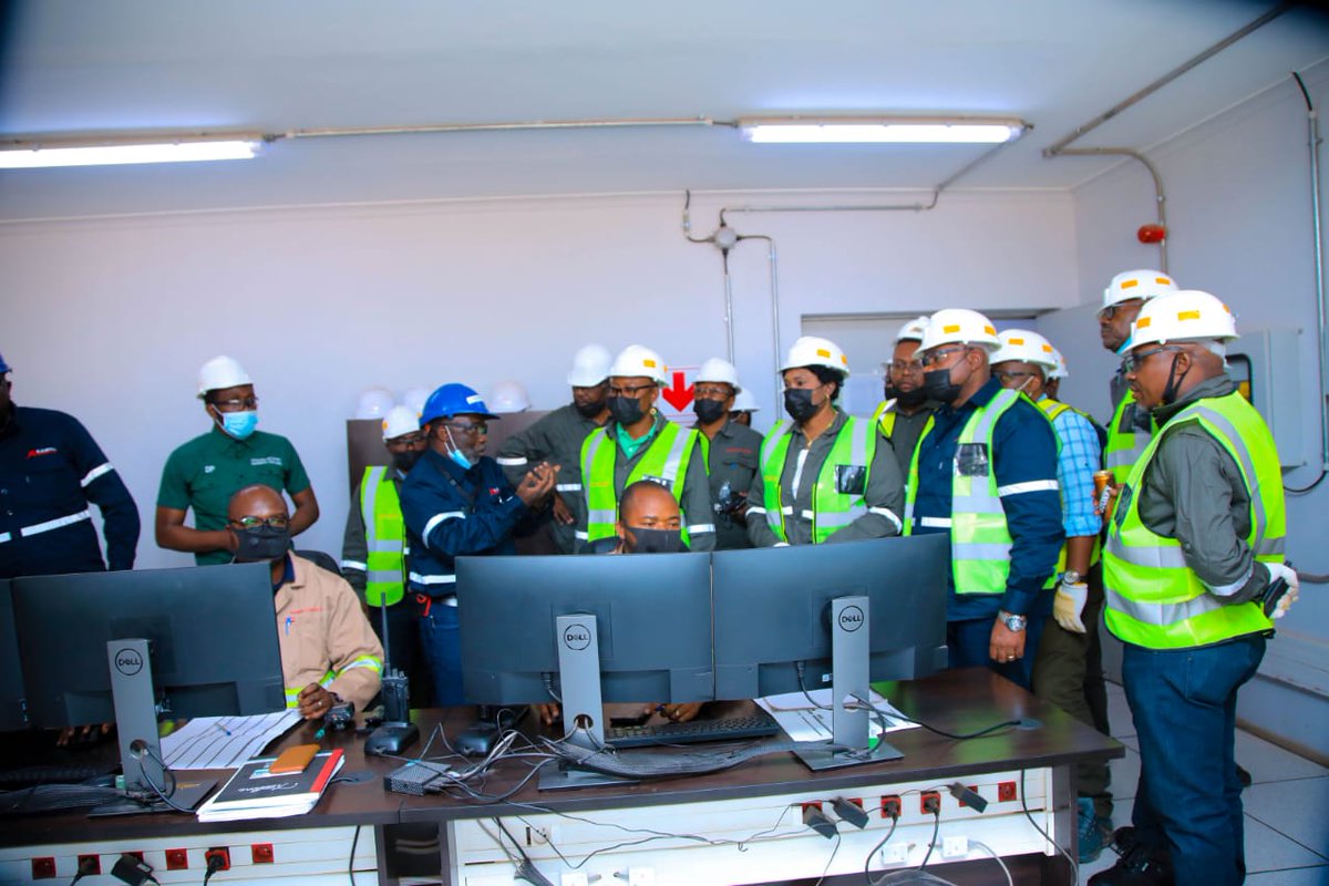 KalasaArchimede's tweet photo. En visite de travail à Kamoa KOPPER accompagnant son Excellence Madame le Gouverneur a.i. et la Ministre Nationale de Mines. https://t.co/AzrLPriOIe
