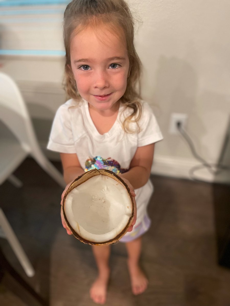acvillalobos's tweet photo. Madison celebrating CATCH Week with a white food! #CATCHingJags  #MJEjags @MJEKinder #CATCHweek https://t.co/V9HRuUrO8q