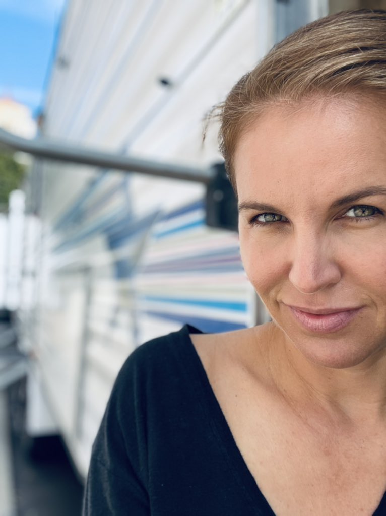 Laurie4ta's tweet photo. Different place. Different name. Same good time. #newgig #onset #work #actress #9-1-1 #foxstudios https://t.co/1qvbIutlaV