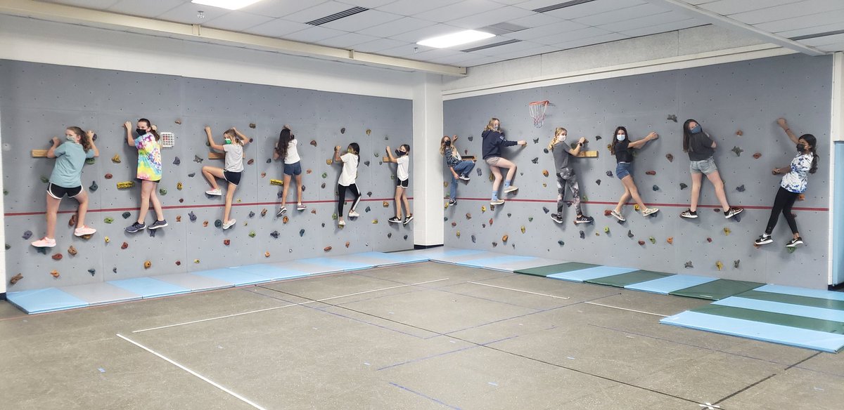 coachcoffren's tweet photo. @mehms PE is enjoying the Rock and Fitness Rooms after a year without them! 😎👍 @CoachPJAnderson @PiscopoPE https://t.co/Oe8sR37JOx
