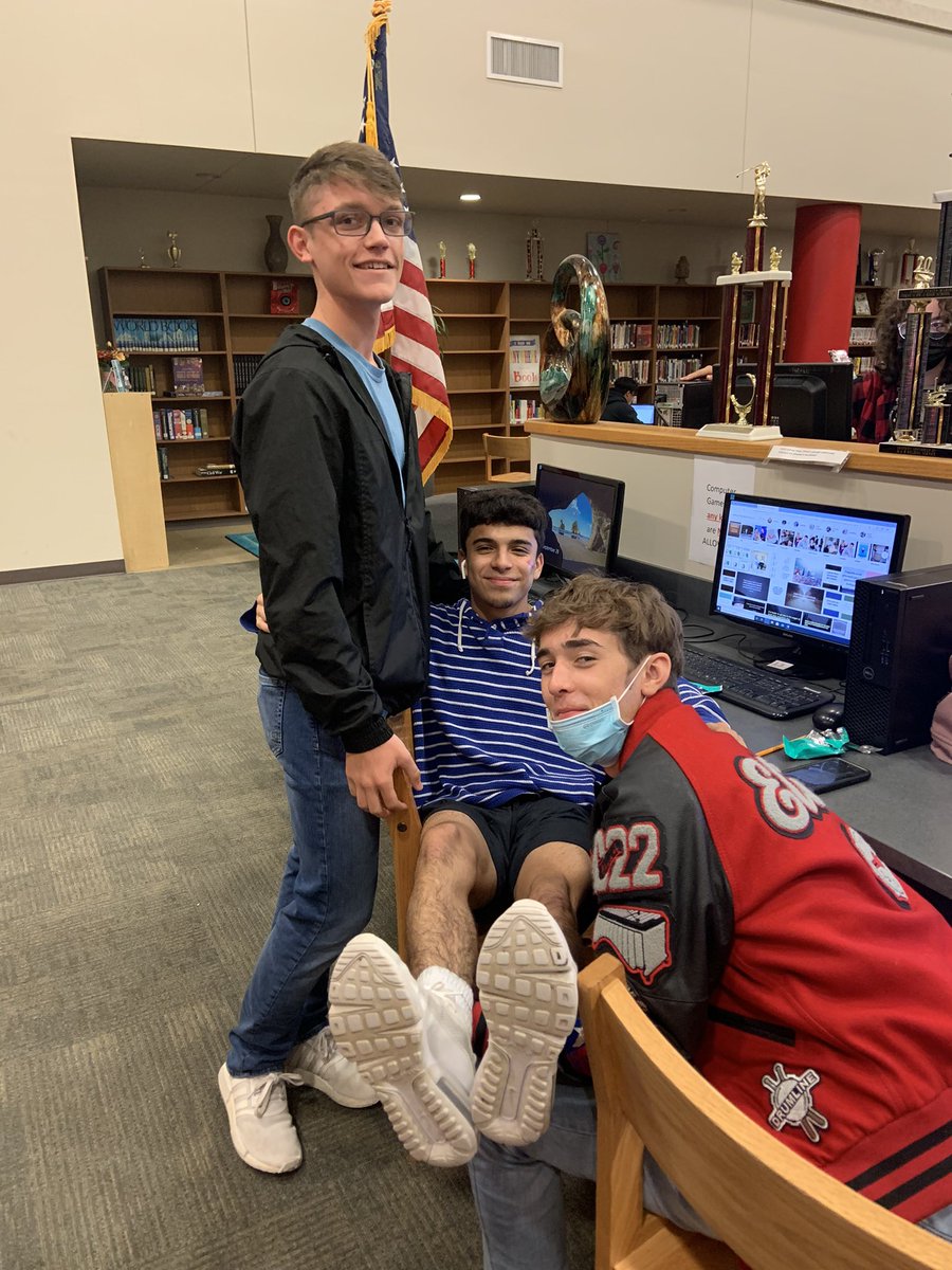 LilyFarias11's tweet photo. Our boys 🥰🥰🥰 @VictoriaISD #BOB21 #VWHS https://t.co/ybAFYcr2uA