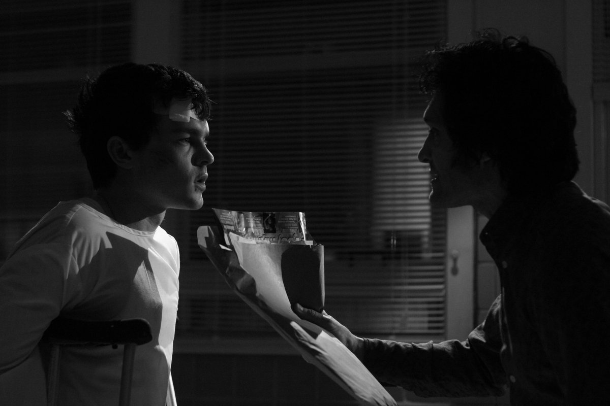 Lucky_Screen tweet media