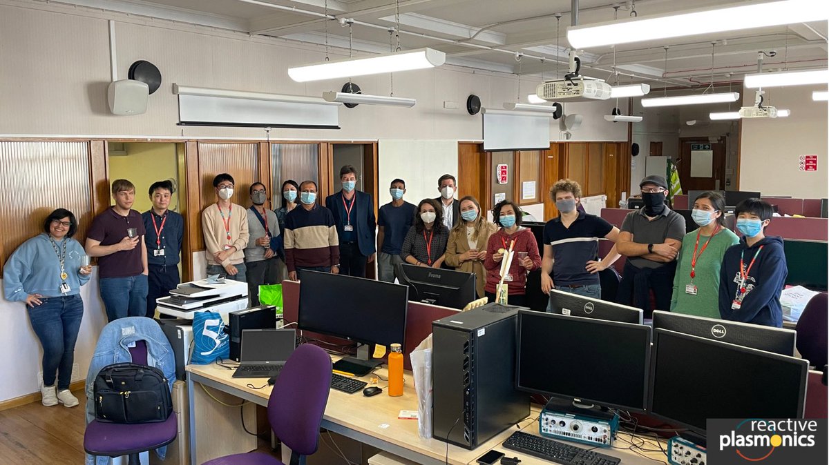 The last RPLAS get together (and first in a long time!) a leaving party for Cillian, Jorge, Mayela and Mazhar. 🎉🥳🍾#rplas #nanotechnology