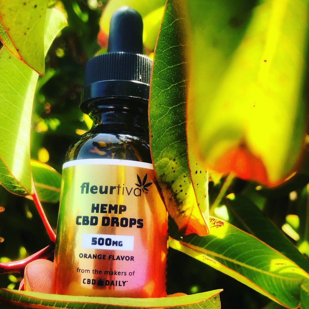fleurtiva's tweet photo. "You guys have to try Fleurtiva ! It is from the makers of CBD Daily so you can trust it's safe and cruelty free. I take these hemp CBD drops to ease me and makes my anxiety calm when I’m stressed or nervous. Try both exciting flavors orange and marshmallow!" https://t.co/vDrwYVQeAe