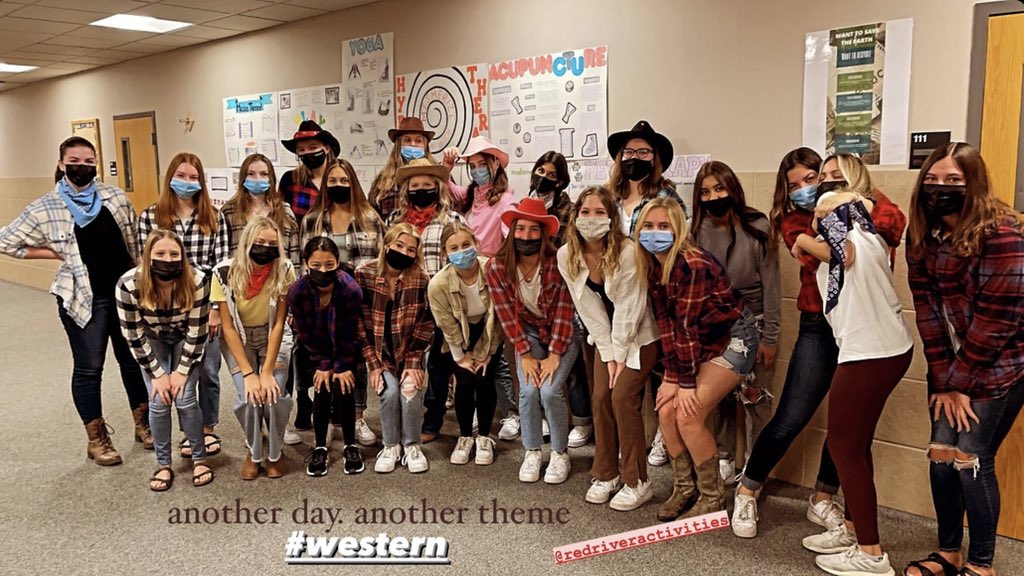 ocolson0's tweet photo. #western 
#seniors 
@RRHSactivities @RRactivities @RRHSHOSA1 https://t.co/XvNFUwWDfV