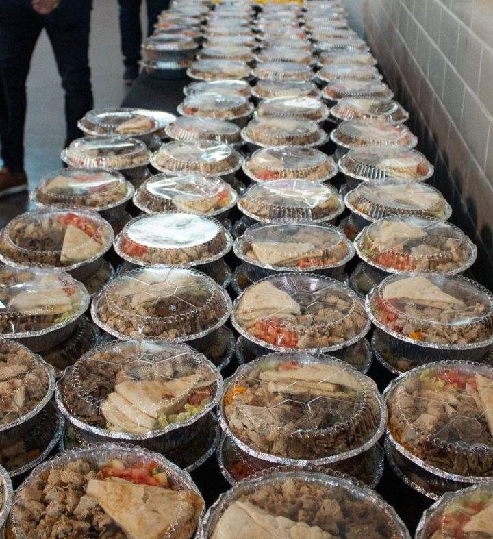 HalalGuys's tweet photo. We've had dreams like this 😋
Schedule your next event with us and your reality can look like this too 👉🏿 https://t.co/yJHQngEzsk 👈🏿
#Catering #EndlessFood #Dreaming #Halal #HalalCatering #Events #Lunch https://t.co/UyC7O1Vxg0