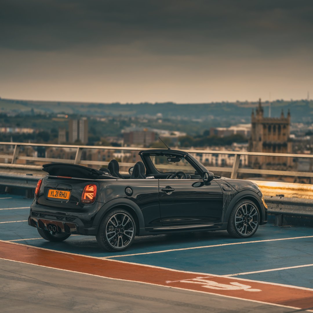 MINIUK's tweet image. Effortlessly cool, the new MINI #ShadowEdition is ready and raring to go across the whole MINI range.