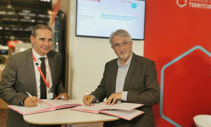 BdT_NAquitaine's tweet photo. #CongresHlm 
 🖊️La @BdT_NAquitaine  accompagne les investissements de @Mesolia à hauteur de 315 M€ 🏘️
Ce partenariat constitue un puissant levier pour soutenir le développement du logement social pour un  territoire #PlusAttractif et #PlusDurable 🌱👏 https://t.co/rTd9Bf4MdO