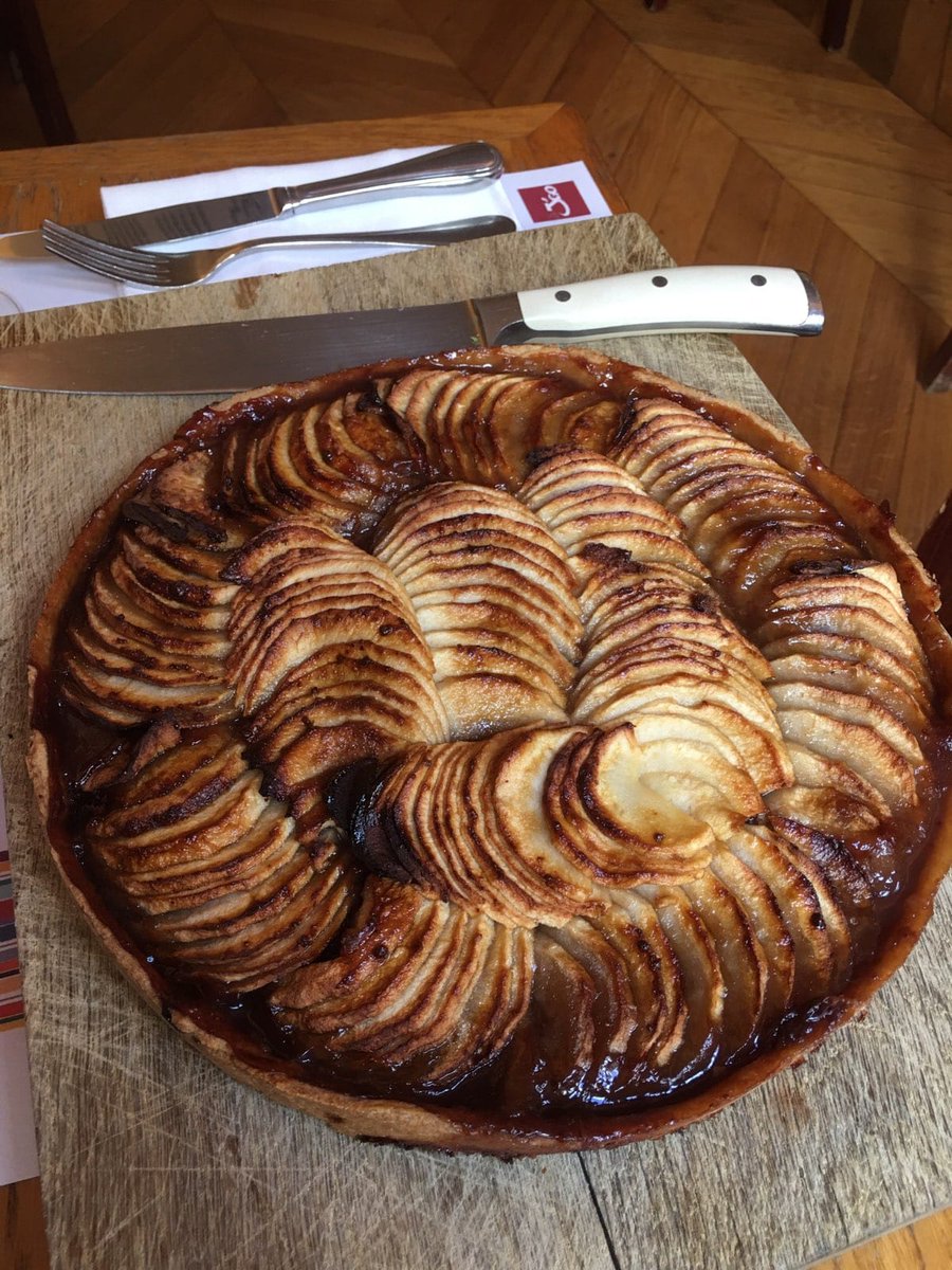 RestaurantsJgo's tweet photo. La photo du jour : la tarte aux pommes. Simple, frais, incontournable !
#tarnetgaronne #fruitsdautomne #jgotoulouse #omnivore #paysan #durable https://t.co/C5U7Wt0TfL https://t.co/IOKWHyii4x