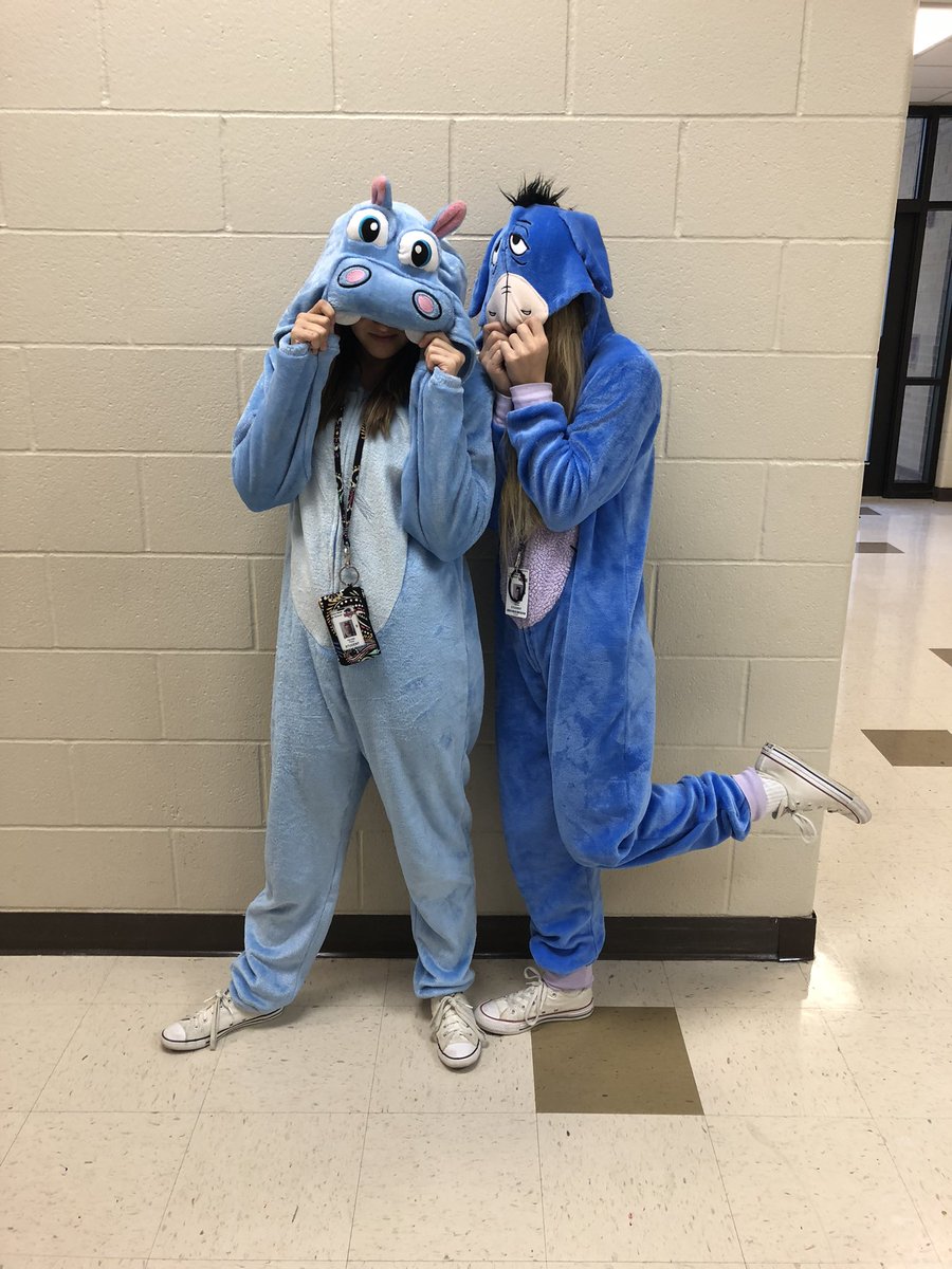 ash1yno4's tweet image. Freshman year pajama day🤧#BOB21 #VWHS @VictoriaISD