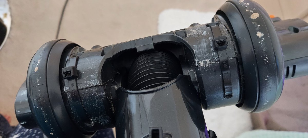 Hey <a href="/SharkCleaning/">Shark Cleaning (unofficial)</a> you know you told new that 18 months was fair wear &amp; tear on your duo clean. That the warranty only covers the motor &amp; nothing else &amp; that I need to buy a new part AZ910UKT at £69.99 Well I fixed it for 20p with a couple of cable ties #Gotyourback <a href="/Channel4/">Channel 4</a>