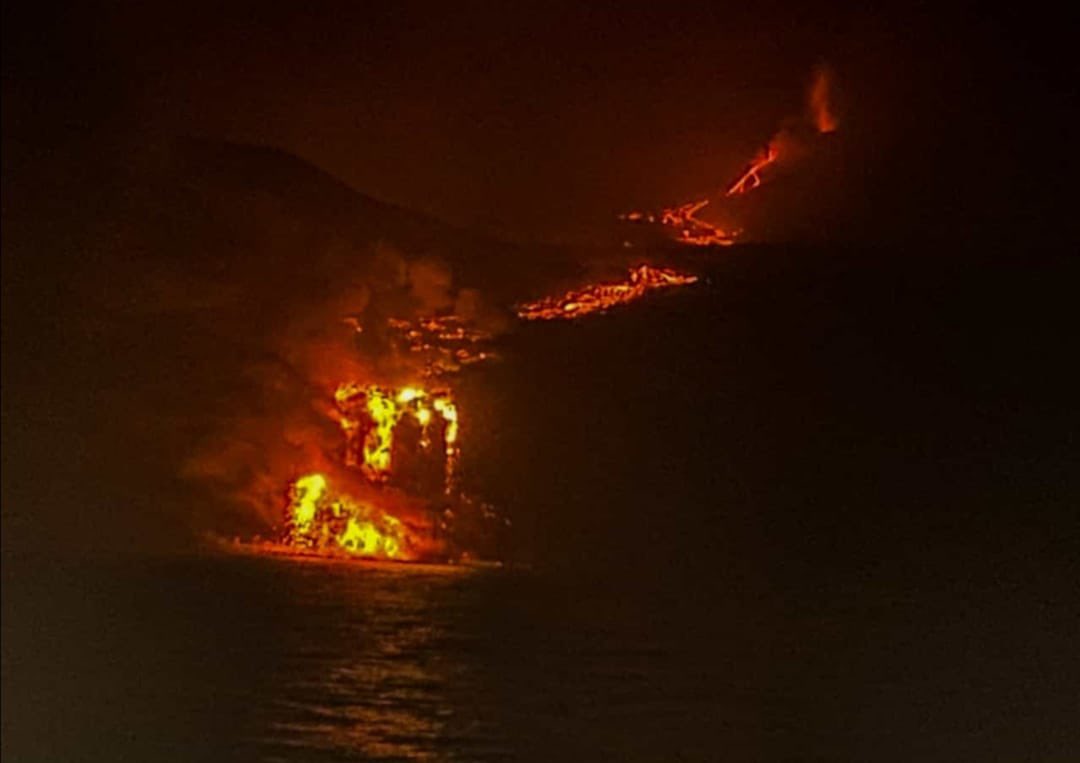 erickdiaaz_'s tweet photo. Mucha fuerza para la Palma 🇮🇨❤️❤️ #Canarias #LaPalma #volcanCumbreVieja https://t.co/Vzo8U8oTao