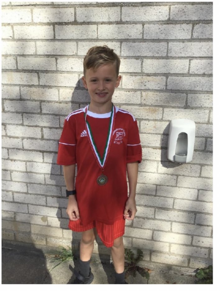 So so so proud of Leo finishing 3rd in his first ever Borough Cross Country race today! 💪🏼

Apparently he set off sensibly (opposite of daddy 🙋🏻‍♂️) working his way through the field with a strong finish 🏃🏻‍♂️😃