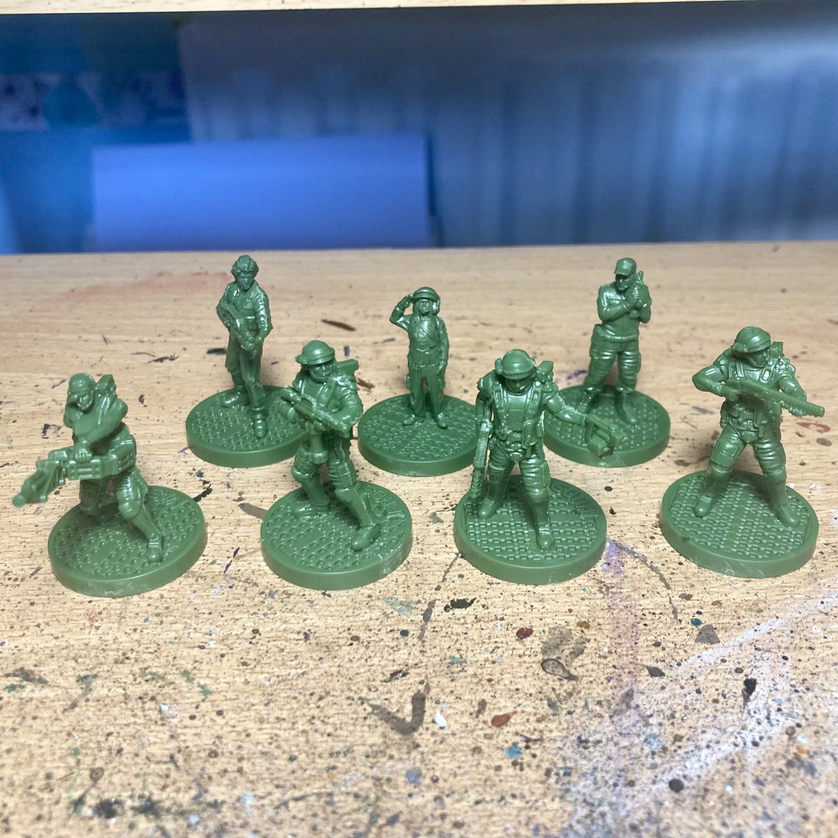 David_Bough12's tweet photo. #Warmongers #paintingminiatures #twothincoatsdrpa #Aliens #LETSROCK!
#Gameovermangameover
Finished construction of the miniatures. Giving me something do occupy the mind. https://t.co/Tlsy4EJQ2G