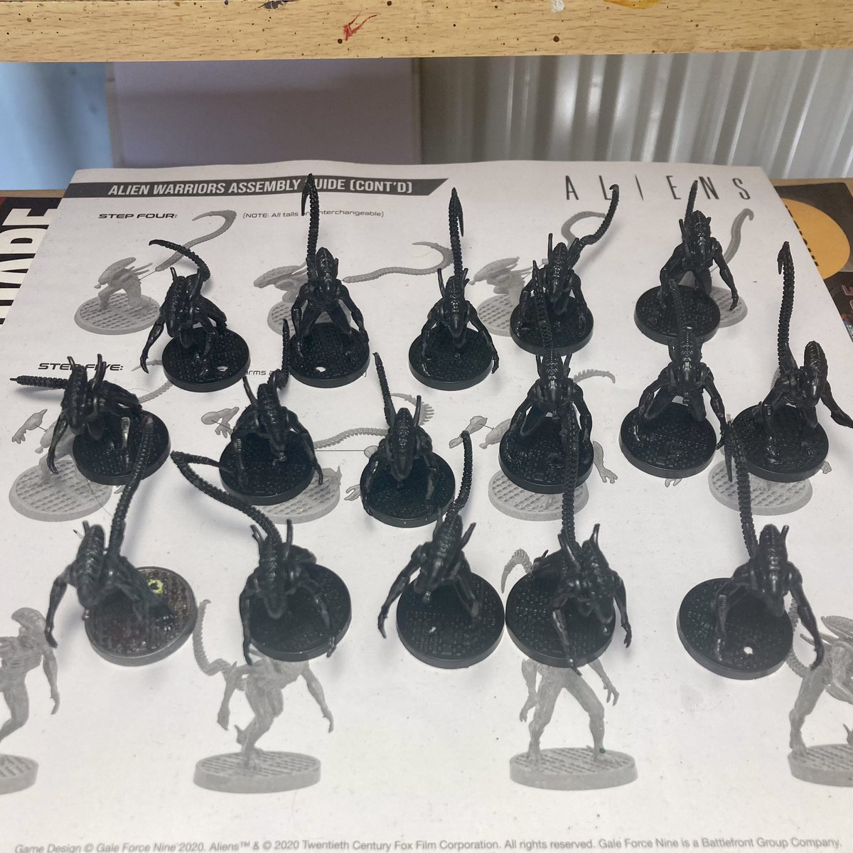 David_Bough12's tweet photo. #Warmongers #paintingminiatures #twothincoatsdrpa #Aliens #LETSROCK!
#Gameovermangameover
Finished construction of the miniatures. Giving me something do occupy the mind. https://t.co/Tlsy4EJQ2G