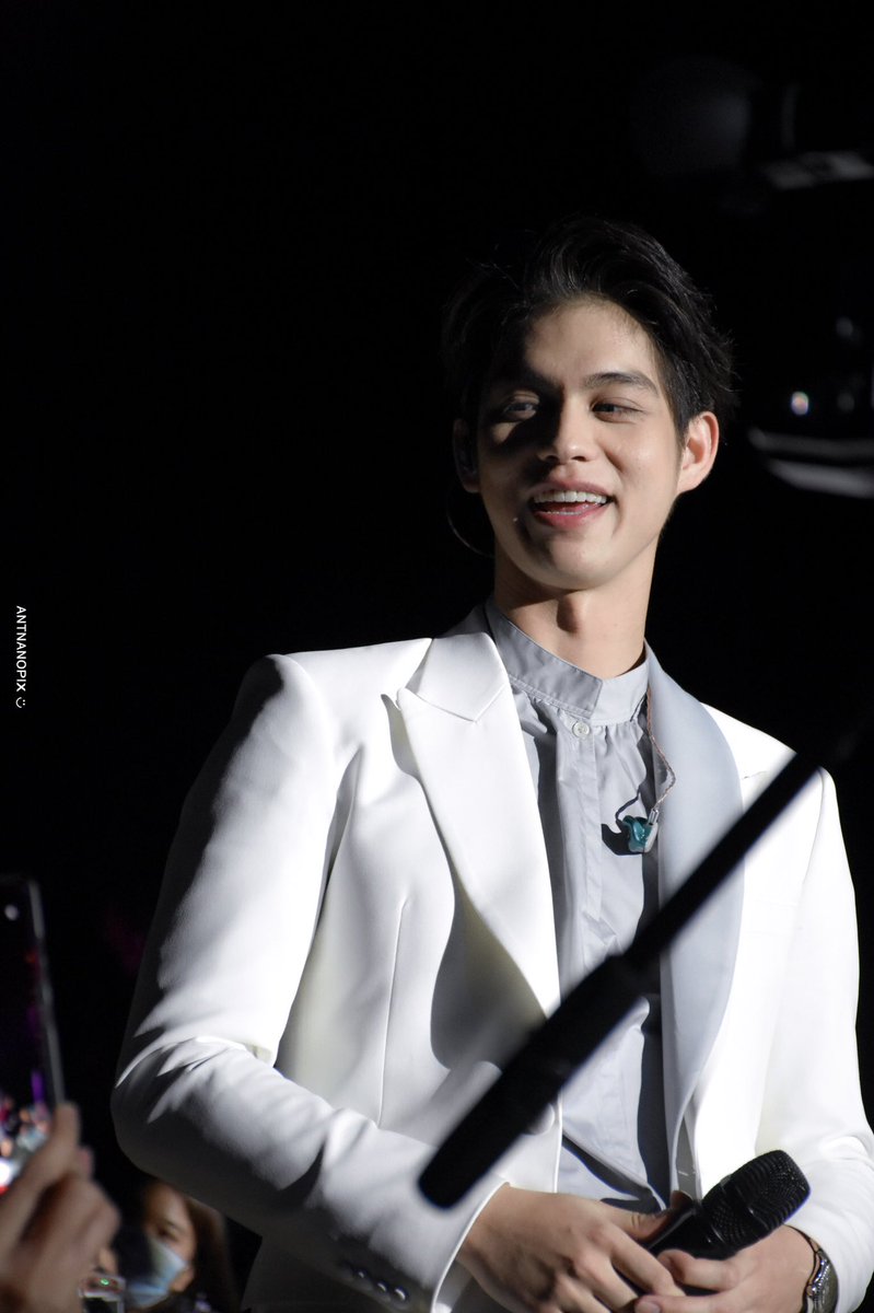 — คล้ายว่าเธอนั้นมีมนต์สะกดฉันไม่ให้ไปไหน  เลยอยากให้อยู่ตรงนี้นานนาน จะอยู่กับเธอคนนี้ให้นาน . 🤍👶🏻✨

#ตามไบร์ทไปนานๆนะ  
#bbrightvc
