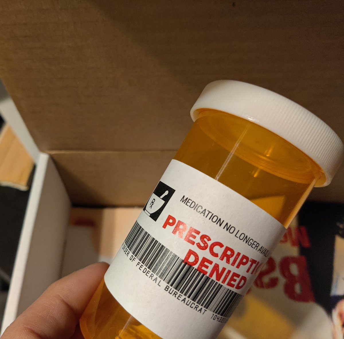 Garrett_Archer's tweet photo. I'm not sure whether to be in awe of the sheer creativity of this mail piece or horrified by how much it had to cost. https://t.co/5ggQGwZA8l