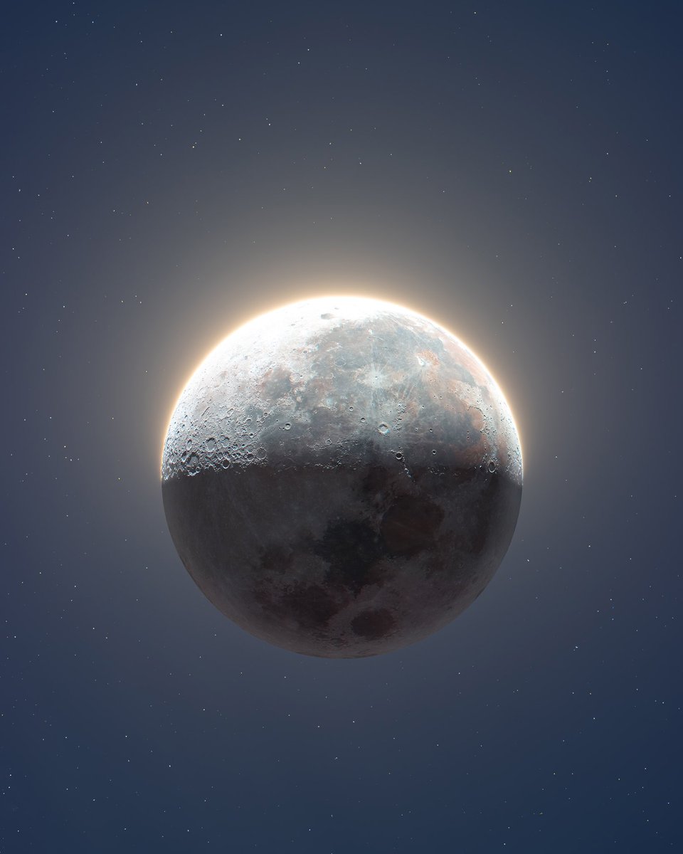 rami_astro's tweet image. The last quarter #moon this morning 🌗✨