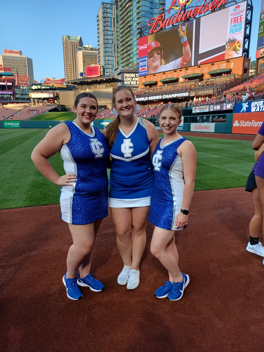 icdanceandcheer's tweet photo. More pictures from the St. Louis Cardinals game. https://t.co/0VCrcq3Fwe