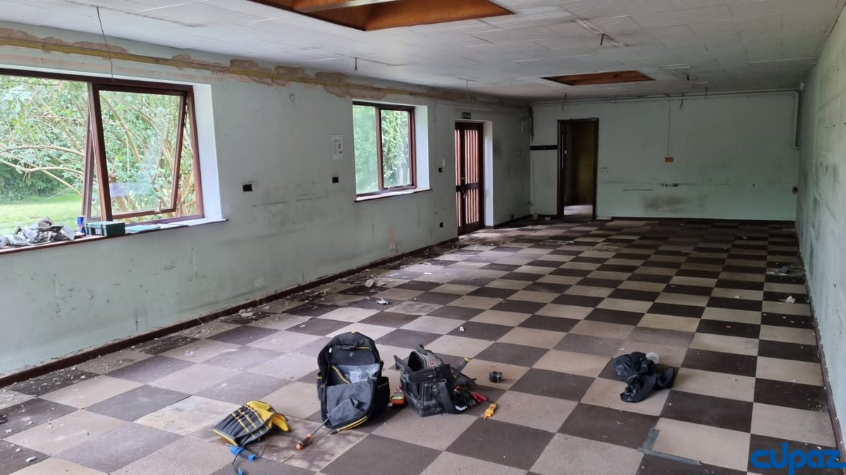 Here's a quick sneak peek of one of our local projects, nearly there after a well needed transformation!

#officerefurbishment #fitoutinteriors #yourspaceisourbusiness