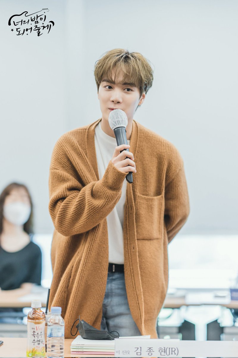 pockyzip's tweet photo. so excited to see actor jonghyun!! 

#뉴이스트 #NUEST @NUESTNEWS https://t.co/VINKpTVIlE