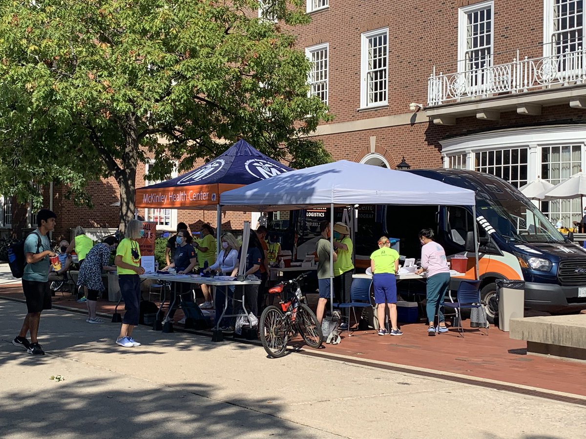 J2theAether's tweet photo. Free flu shots for students, staff, and faculty on the Quad 10-2 today and Friday! https://t.co/IYXsU5HV1u