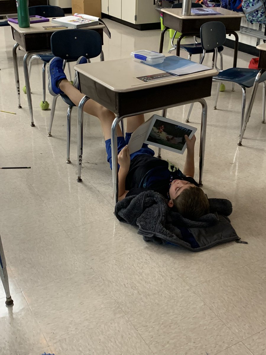 When you give your class a choice for their brain break, but all they want to do is read! D.E.A.R time for the win! 📚📚📚
