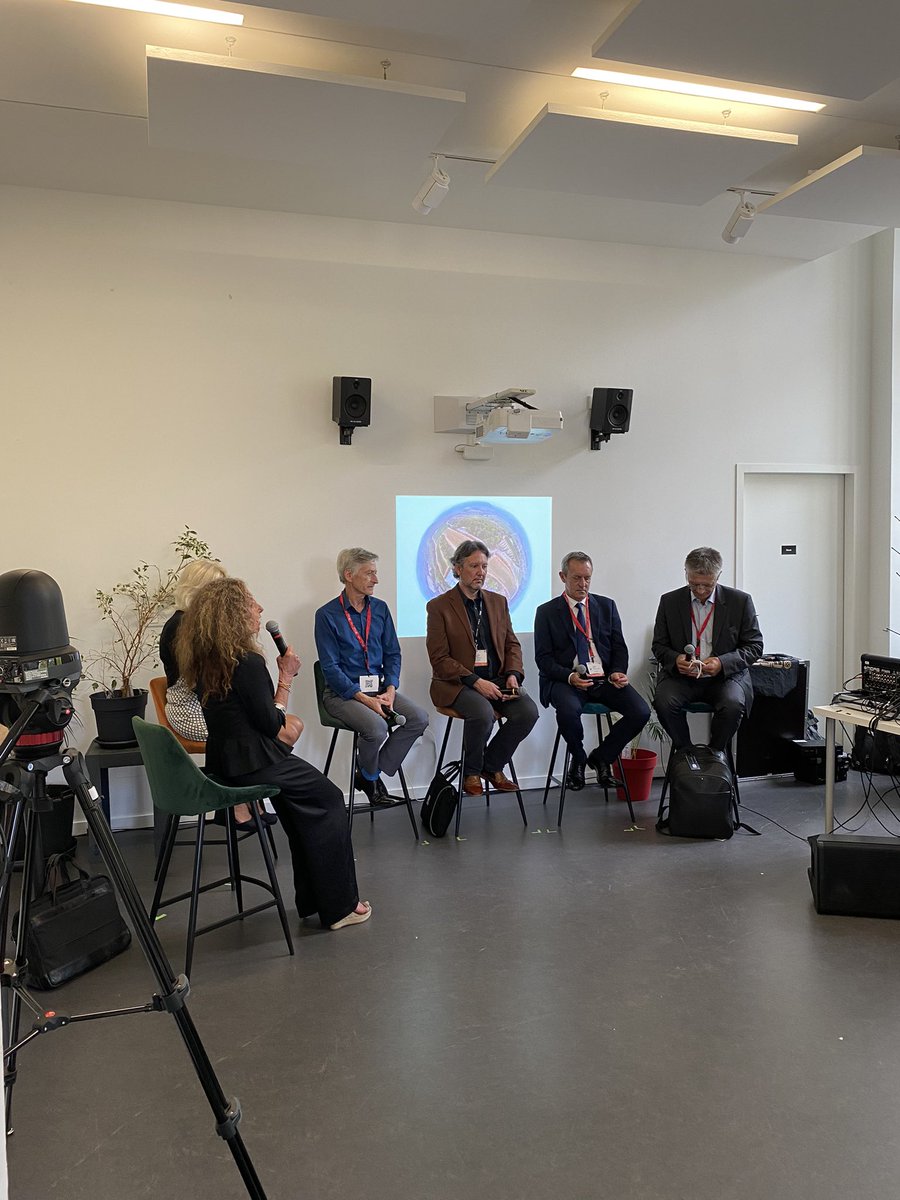 Le développement international pendant et après la crise, on en parle à la #MeleeNum2021 ! <a href="/Racines_Sud/">Racines Sud</a> <a href="/La_Melee/">La Mêlée</a> #international #developpementcommercial