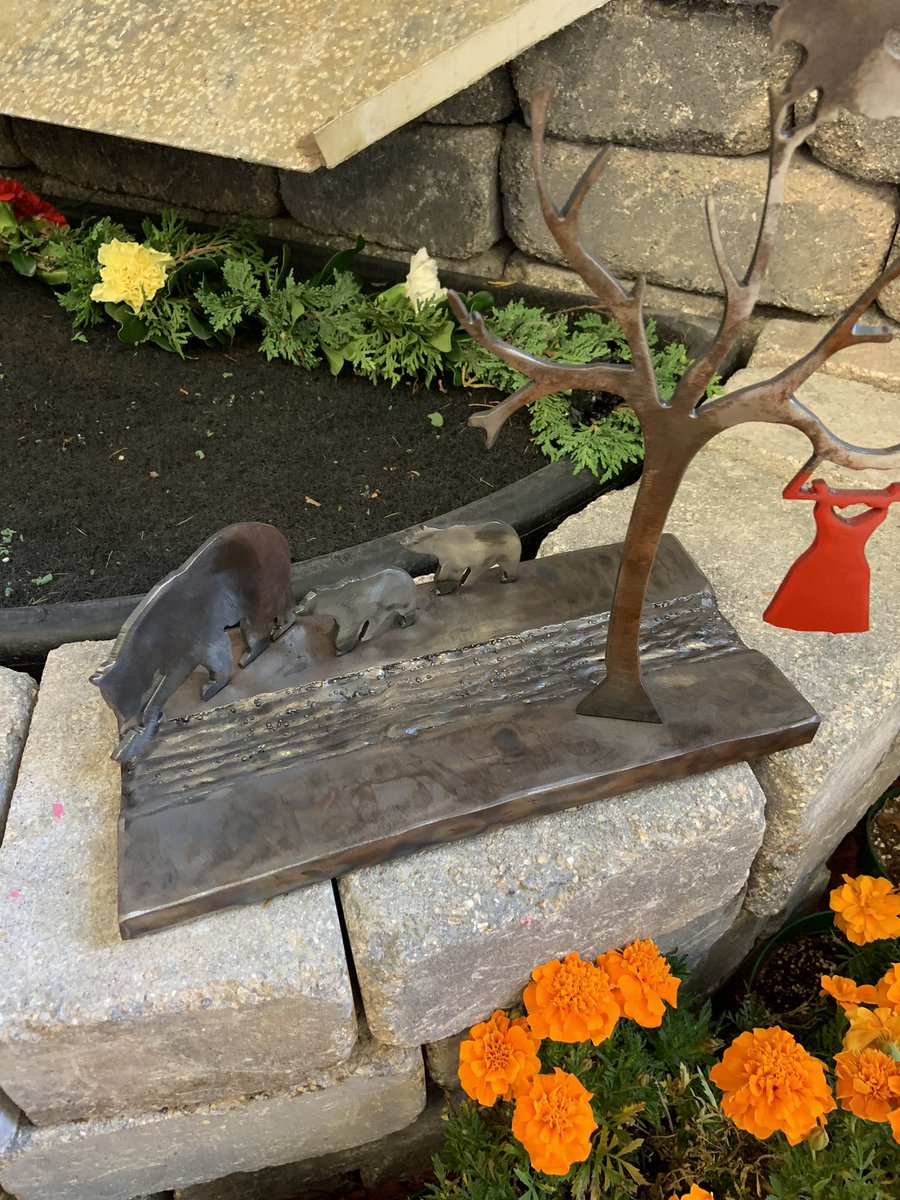 Thank you R.B. Russell’s Horticulture program for allowing my students to display some of their Truth and Reconciliation welding projects. They were gracious enough to share their space. Come on Canada 🇨🇦 we can all find ways to acknowledge the truth. #TRC #WSD #RBRussell