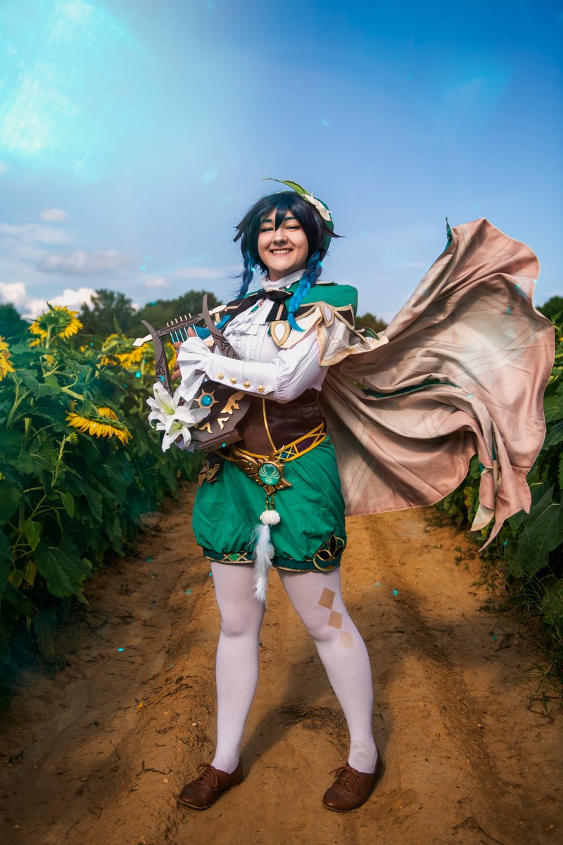 allyspock's tweet photo. apparently @GenshinImpact is having an anniversary or something? anyway here's some pictures i took last month!
cosplayers are @mickelbackkk and @chalkprincexx 
#GenshinImpactanniversary #venti #albedo https://t.co/kgjxHtlfZV