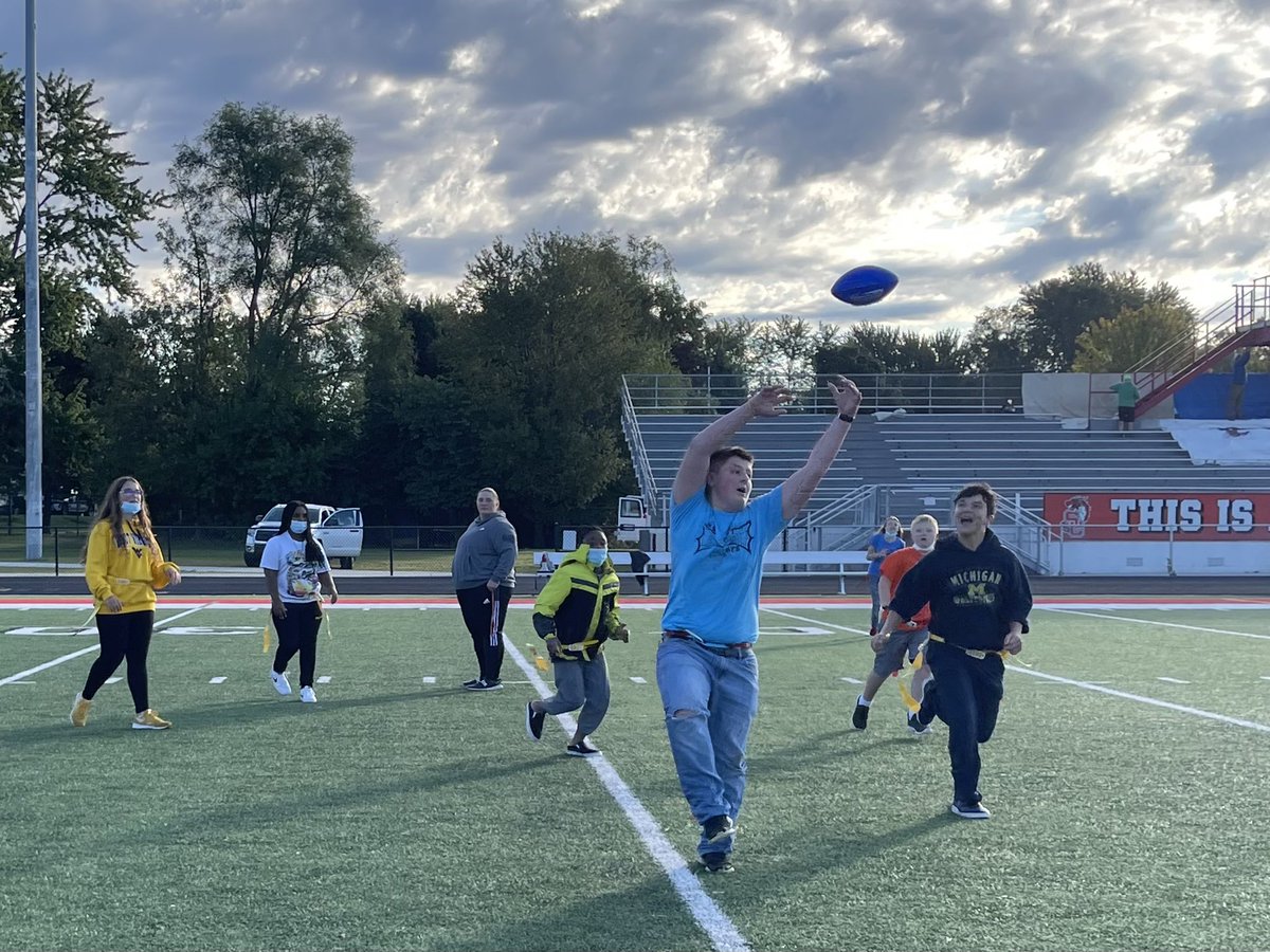 KishHealth_PE's tweet photo. Our @scms Unified Sports class got to show off their flag football skills today on the big field.  @BrightsVictors #playunified #fireupcreek https://t.co/LeXwX0j7OB