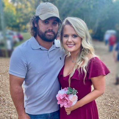 BakerKaytlin's tweet photo. And we fine as fuck baby 💅🏼😌🤪 #NewProfilePic https://t.co/TBQbuA1Wnq