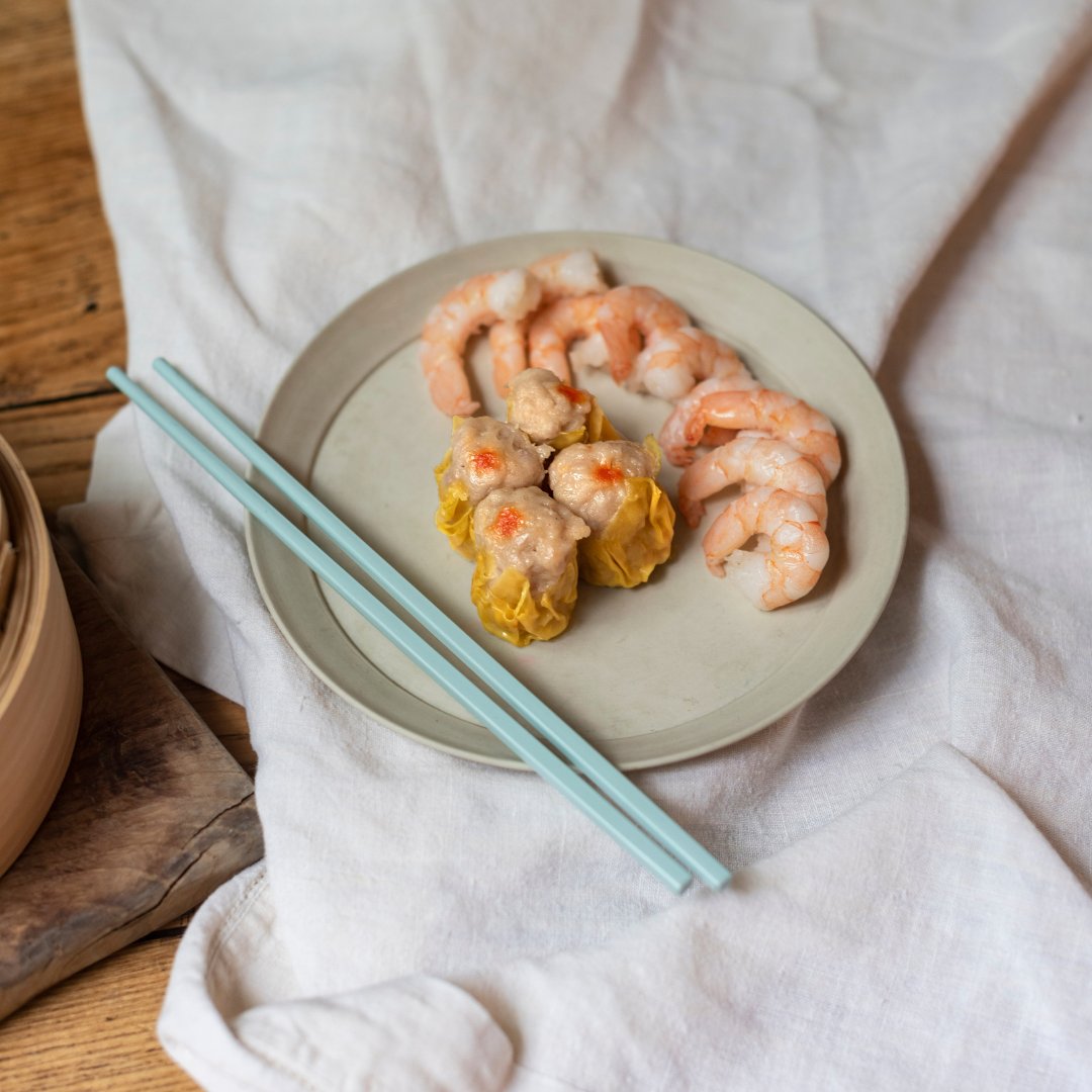 goodbbquk's tweet photo. The best way to cook Siu Mai is by steaming them in a bamboo steamer, which is the traditional method of cooking.

The bamboo adds a subtle fragrance that is authentically Chinese.

#GoodBBQUK #SiuMai #ChineseFood https://t.co/4g24rq0B1S