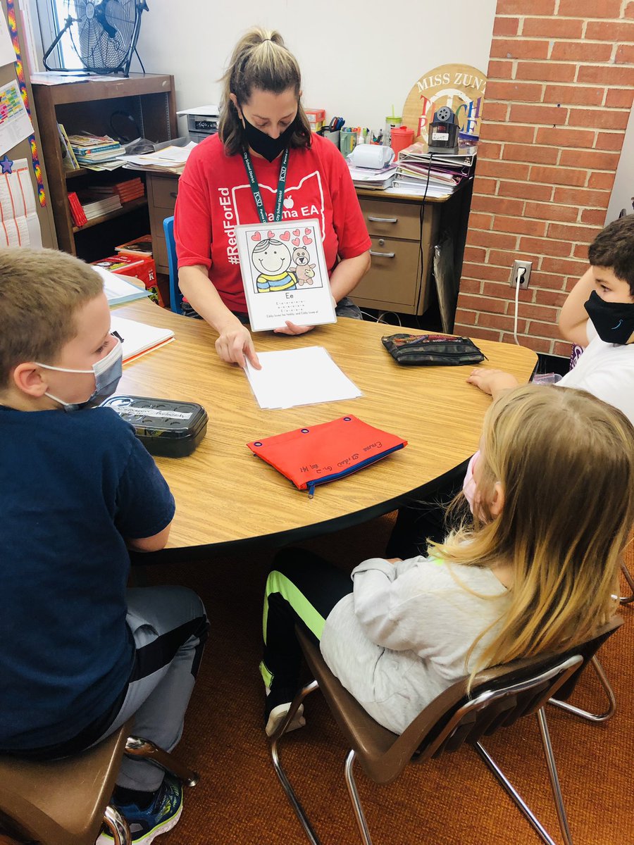 The PV Title Team live up to their mascot of being STARS. ⭐️Small group intervention support happening for ElA +Math 👏🏻👏🏻good stuff happening <a href="/PCSDpleasantval/">PCSD Pleasant Valley</a> <a href="/stephboka88/">Stephanie Boka</a>