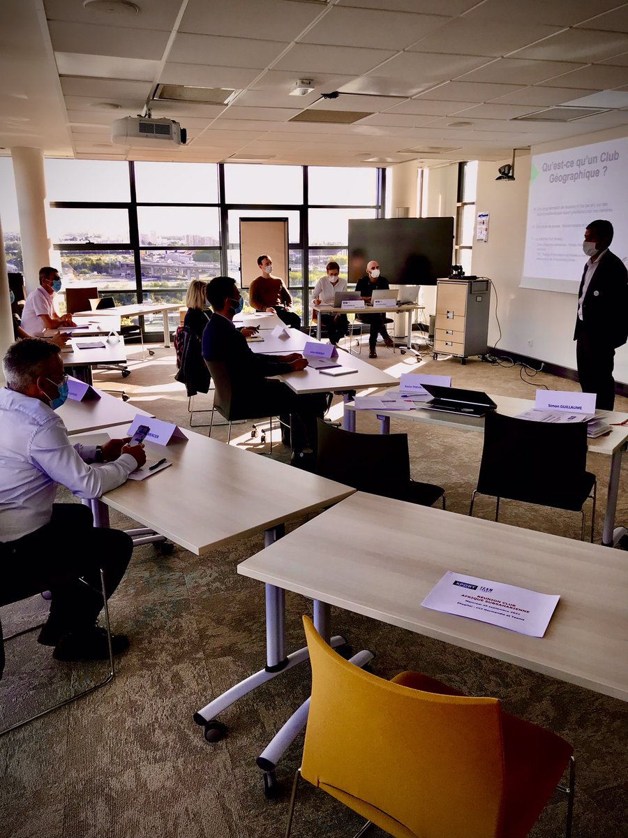 x_coat's tweet photo. Réunion du Club Afrique subsaharienne au sein de @CCINormandie avec une douzaine d’entreprises en presentiel et en visio

Intervention en cours de @businessfrance Afrique du Sud 🇿🇦 
1ère puissance économique et financière d’Afrique !

@AXport_TFE Normandie #TeamFranceExport https://t.co/YAaQJAAjBq