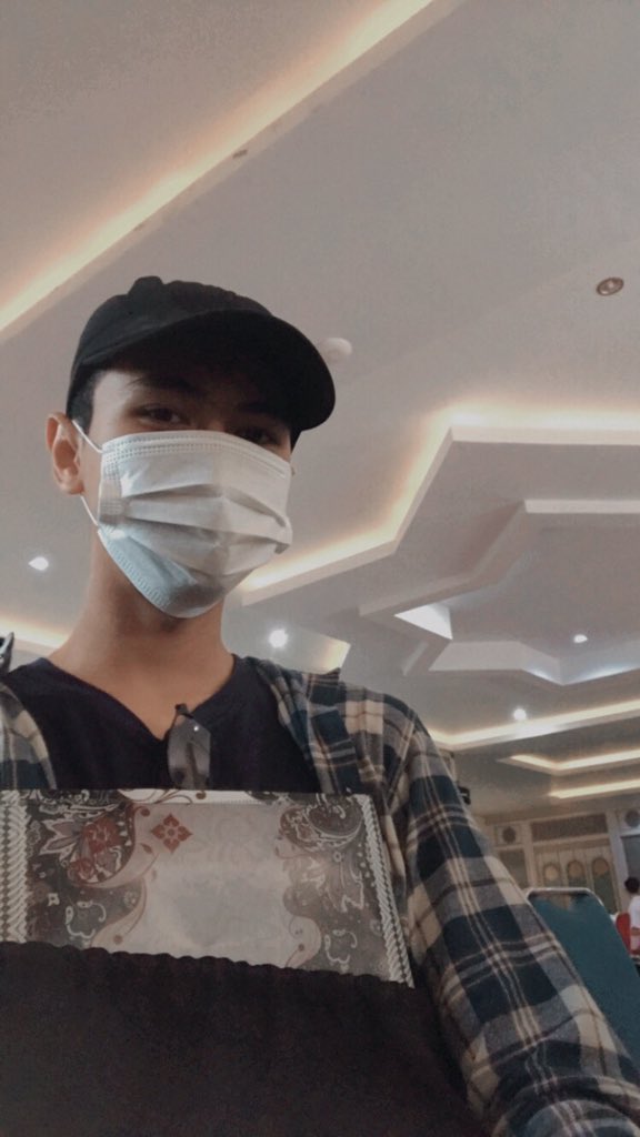 ikyrain's tweet photo. ni pas vaksin pertama minggu lalu, gila 5menitan habis vaksin lgsg buyar pandangan, telinga dh susah denger, pusing kejer🤧 https://t.co/984DRKfVV3