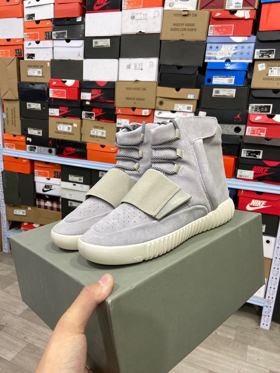 DIDI_STUDIO1's tweet photo. Adidas x Yeezy 750 Boost
尺码：40 41 42 43 44 45 46 
货号：BB1839#26467955394084

＃Jordan
#jordan1 #Nike #NIKESB #Sneakers 
#shoes #Nikeairforce1 #airnike #streetfashion #shoes #YEEZY #adidasOriginals #kanye https://t.co/t5qNMvBZB9